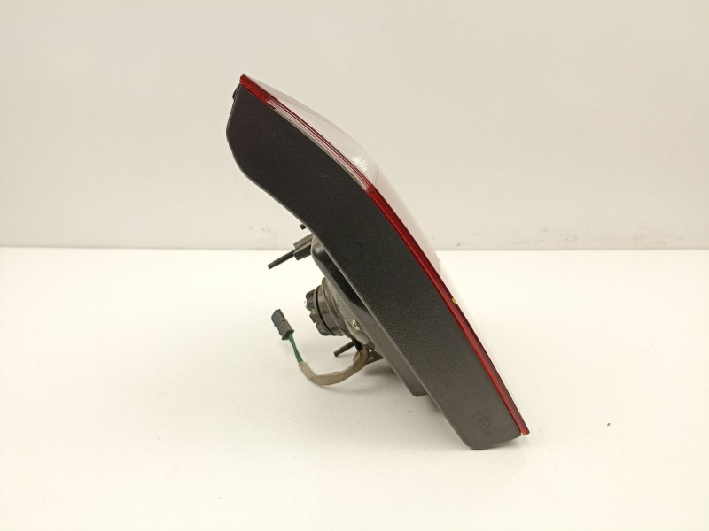 Recambio de piloto porton izquierdo para chevrolet orlando (j309) 2.0 d referencia OEM IAM 42334061  