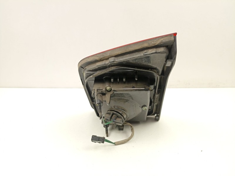 Recambio de piloto porton izquierdo para chevrolet orlando (j309) 2.0 d referencia OEM IAM 42334061  