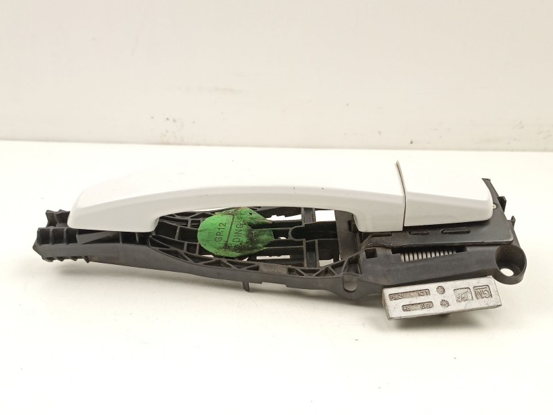 Recambio de manilla trasera derecha para chevrolet orlando (j309) 2.0 d referencia OEM IAM 13505889  