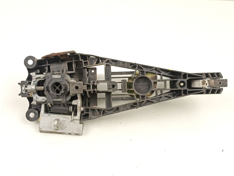 Recambio de manilla trasera derecha para chevrolet orlando (j309) 2.0 d referencia OEM IAM 13505889  