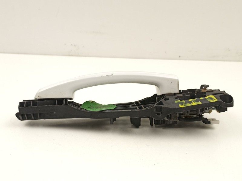 Recambio de manilla delantera izquierda para chevrolet orlando (j309) 2.0 d referencia OEM IAM 13576845  