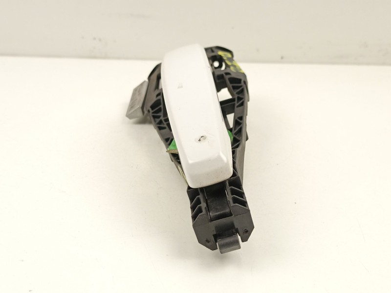 Recambio de manilla delantera izquierda para chevrolet orlando (j309) 2.0 d referencia OEM IAM 13576845  