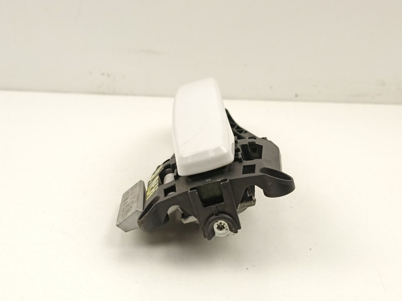 Recambio de manilla delantera derecha para chevrolet orlando (j309) 2.0 d referencia OEM IAM 13505889  