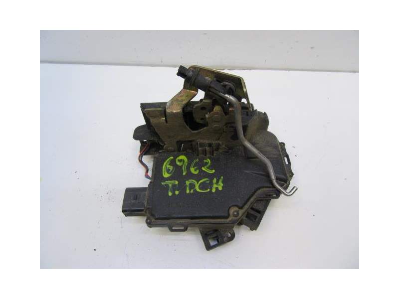 Recambio de cerradura puerta trasera derecha para audi a6 2.5 td referencia OEM IAM 4B1837016G  
