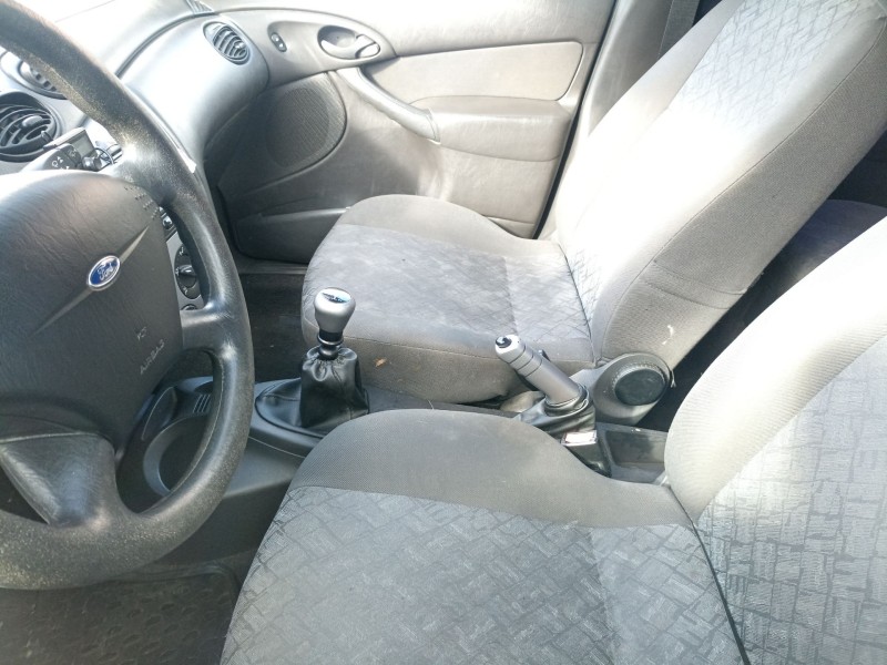 ford focus i sedán (dfw) del año 2001