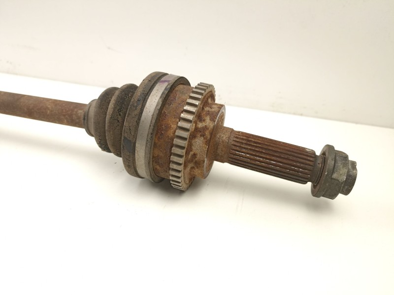 Recambio de transmision trasera izquierda para subaru legacy 2.5 g referencia OEM IAM 28421AE020  