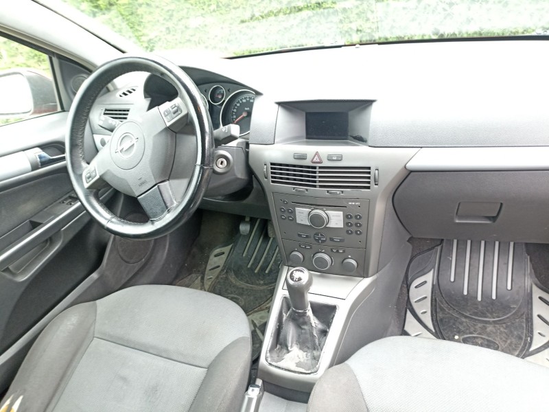 opel astra h gtc (a04) del año 2005