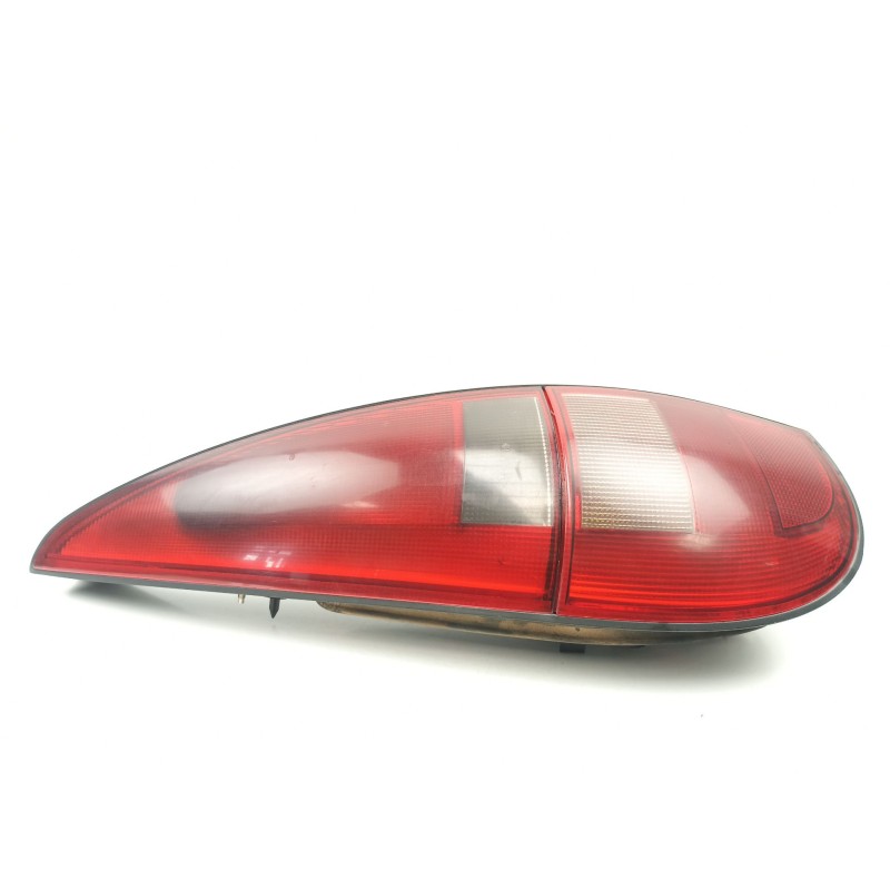 Recambio de piloto trasero izquierdo para renault laguna i grandtour (k56_) 1.9 dti (k56j) referencia OEM IAM 7701040958  