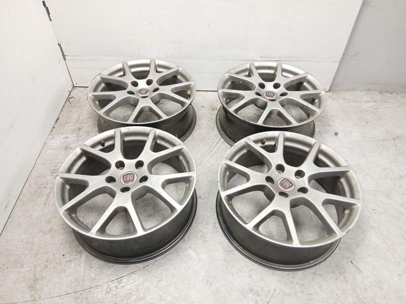 Recambio de juego llantas para fiat freemont (345_) 2.0 jtd referencia OEM IAM 1RU20TRMAC  