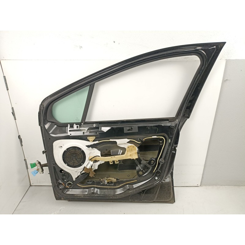 Recambio de puerta delantera derecha para peugeot 308 1.6 hdi referencia OEM IAM 9004CC  