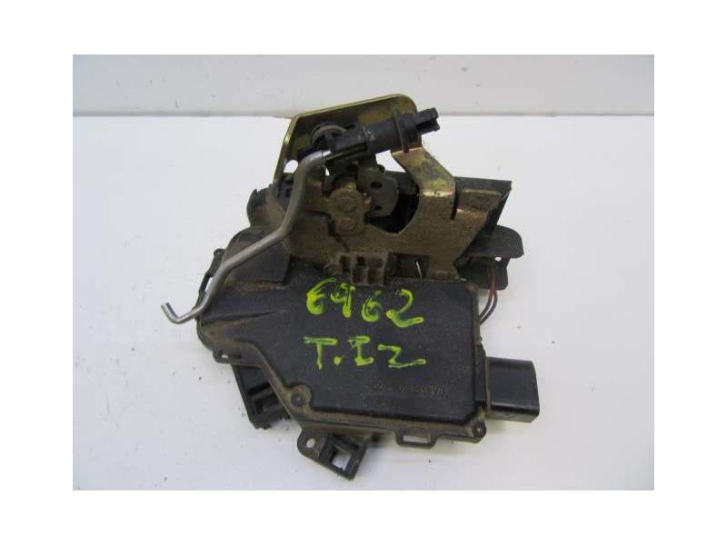 Recambio de cerradura puerta trasera izquierda para audi a6 2.5 td referencia OEM IAM 4B0839015G  