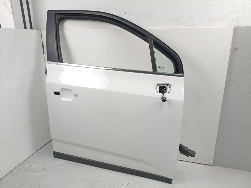 Recambio de puerta delantera derecha para chevrolet orlando (j309) 2.0 d referencia OEM IAM 95242605  