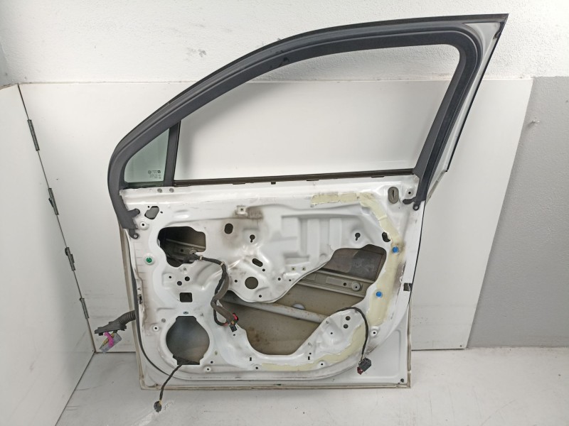 Recambio de puerta delantera derecha para chevrolet orlando (j309) 2.0 d referencia OEM IAM 95242605  