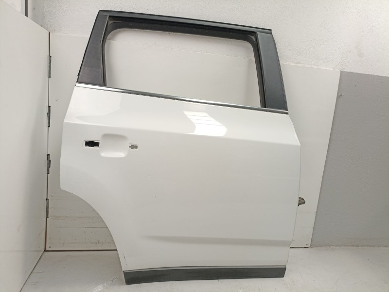 Recambio de puerta trasera derecha para chevrolet orlando (j309) 2.0 d referencia OEM IAM 95242607  