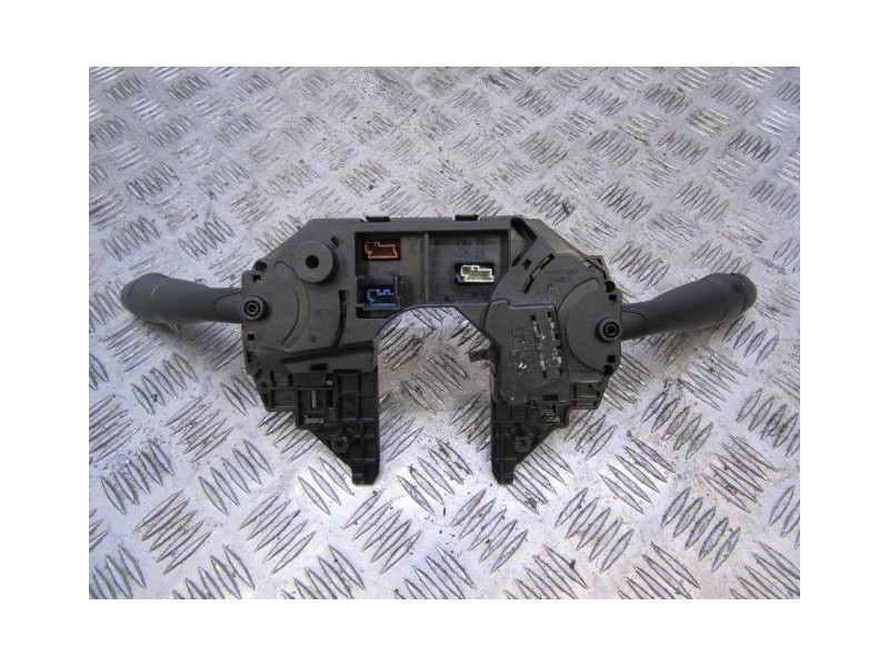 Recambio de mando luces y limpias : citroen c 4 : 1.6 hdi [2005] para citroen c 4 1.6 hdi referencia OEM IAM 6242Z0  