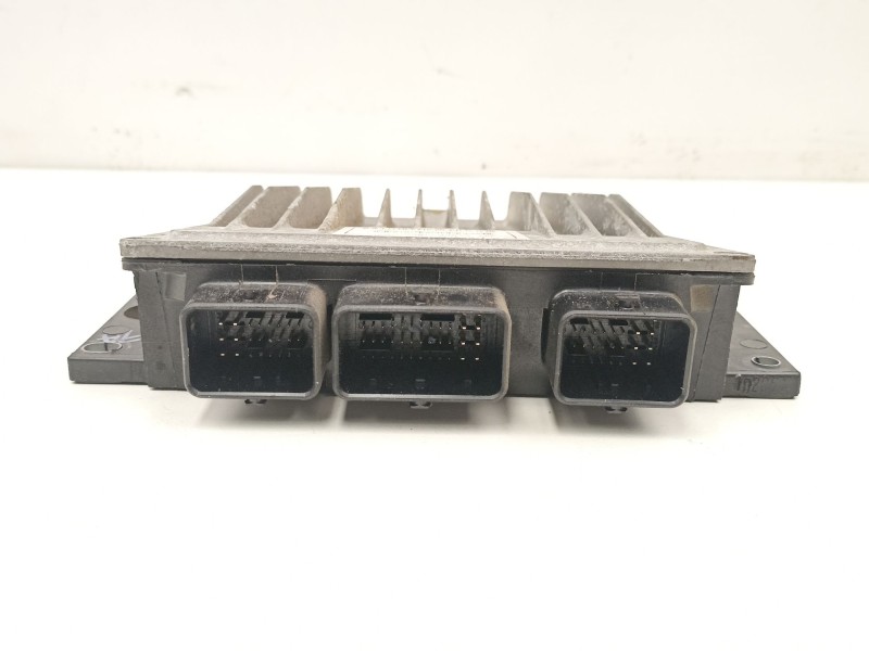 Recambio de centralita para dacia logan 1.5 dci referencia OEM IAM 8200513058 R0410B036C 8200603070