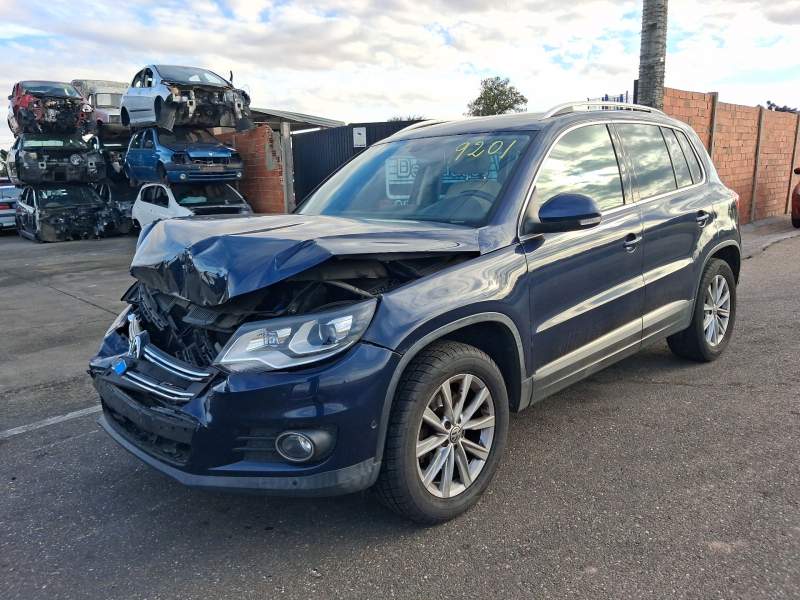 VOLKSWAGEN TIGUAN (5N_)