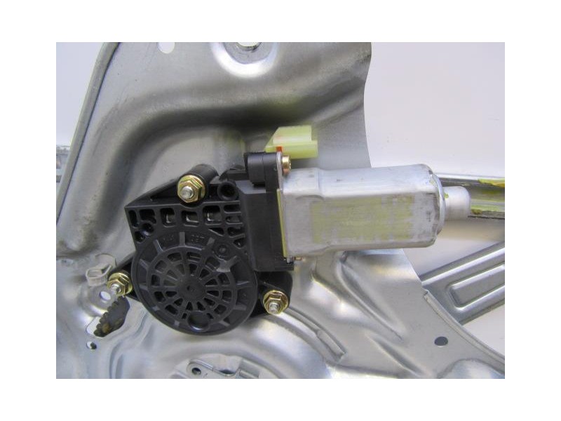 Recambio de elevalunas elec. tra. izq. : kia cerato : 1.6 g (104,96cv) [2005] para kia cerato 1.6 g referencia OEM IAM ELECTRICO