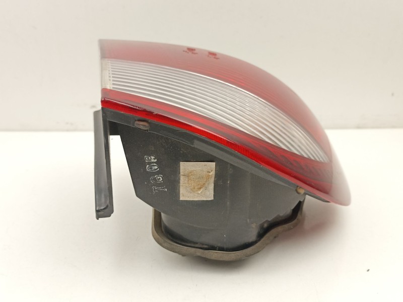 Recambio de piloto trasero izquierdo para daewoo lanos 1.5 g referencia OEM IAM 96304620  