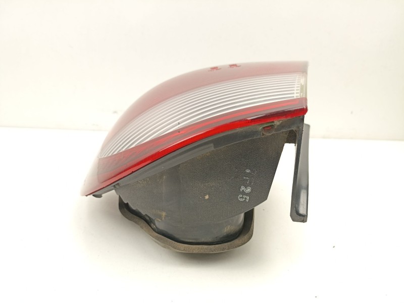 Recambio de piloto trasero derecho para daewoo lanos 1.5 g referencia OEM IAM 96304621  