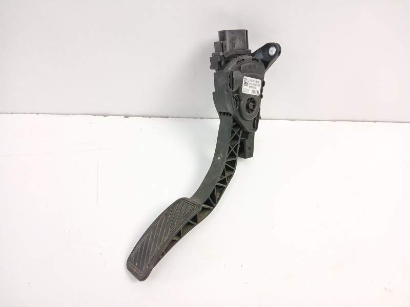 Recambio de potenciometro aceleracion para ford fiesta vi van 1.4 tdci referencia OEM IAM 8V219F836AB 6PV00951720 