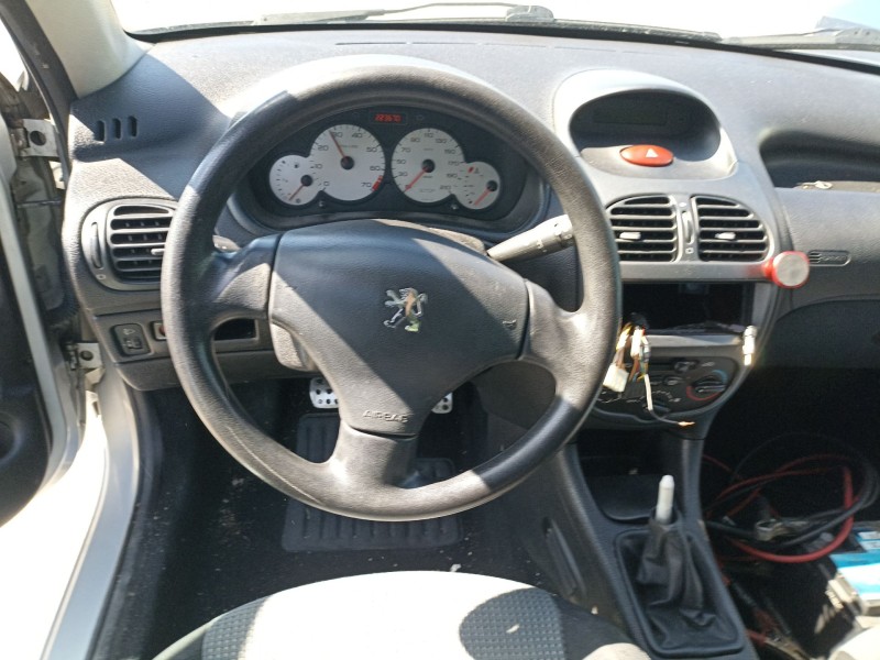 Recambio de carroceria para peugeot 206 hatchback (2a/c) 1.4 i referencia OEM IAM   