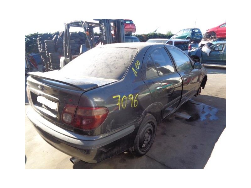 nissan almera del año 2000