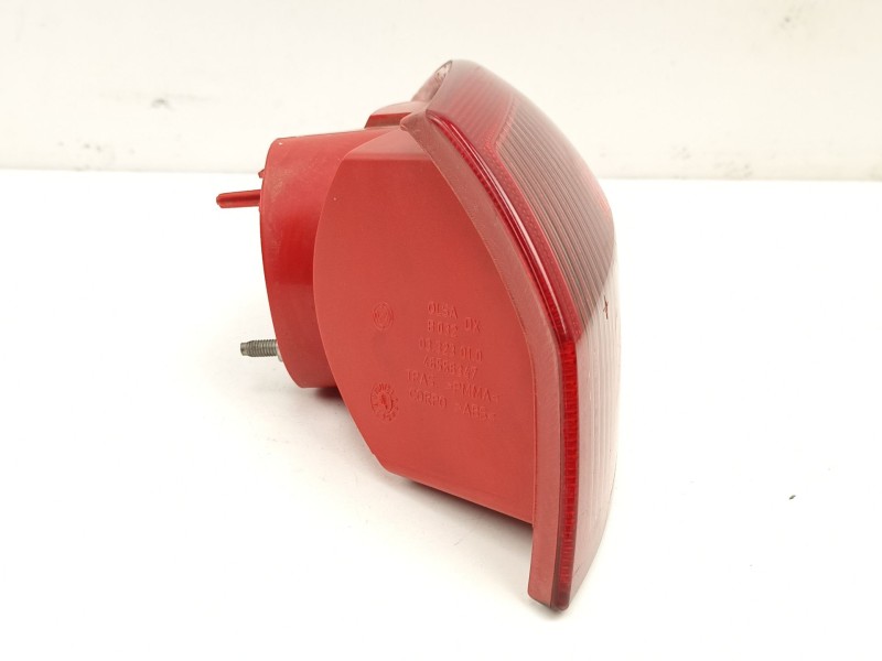 Recambio de piloto trasero derecho para alfa romeo 147 1.6 g referencia OEM IAM 46556347 03323010 