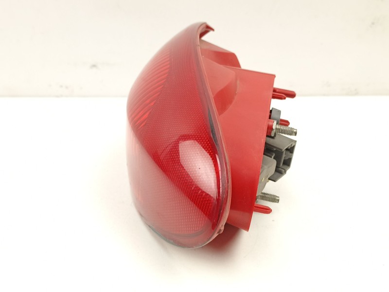 Recambio de piloto trasero derecho para alfa romeo 147 1.6 g referencia OEM IAM 46556347 03323010 