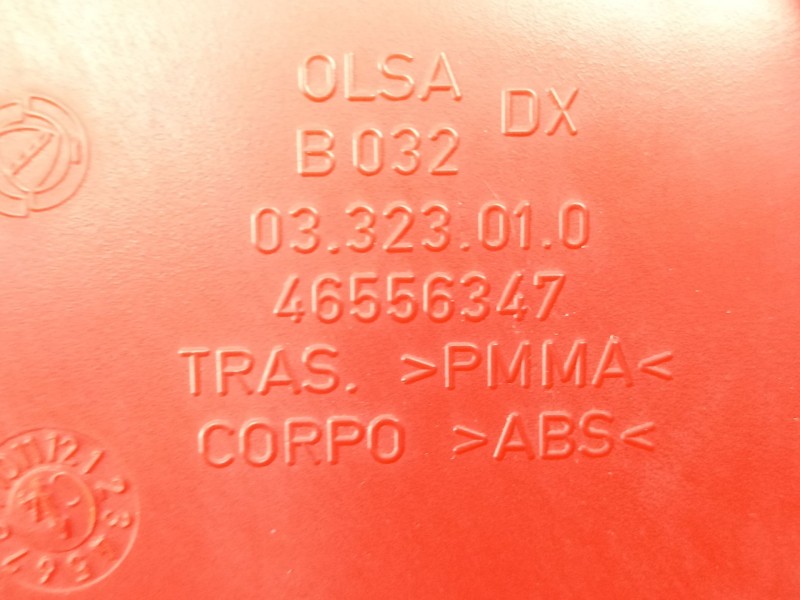 Recambio de piloto trasero derecho para alfa romeo 147 1.6 g referencia OEM IAM 46556347 03323010 