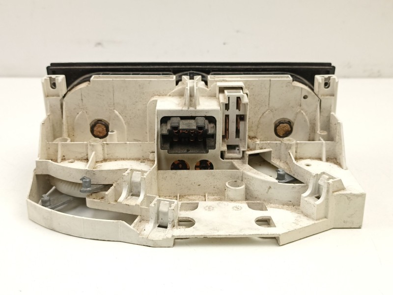 Recambio de mandos calefaccion aire para volkswagen polo 1.4 g referencia OEM IAM 1J0820045F  