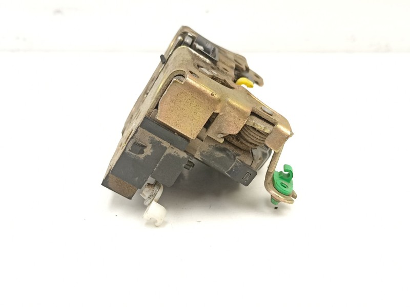 Recambio de cerradura puerta delantera derecha para renault mascott 3.0 diesel referencia OEM IAM 8200147150  