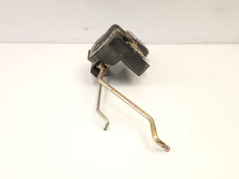 Recambio de cerradura puerta delantera derecha para hyundai terracan 2.9 crd referencia OEM IAM 81320H1020  