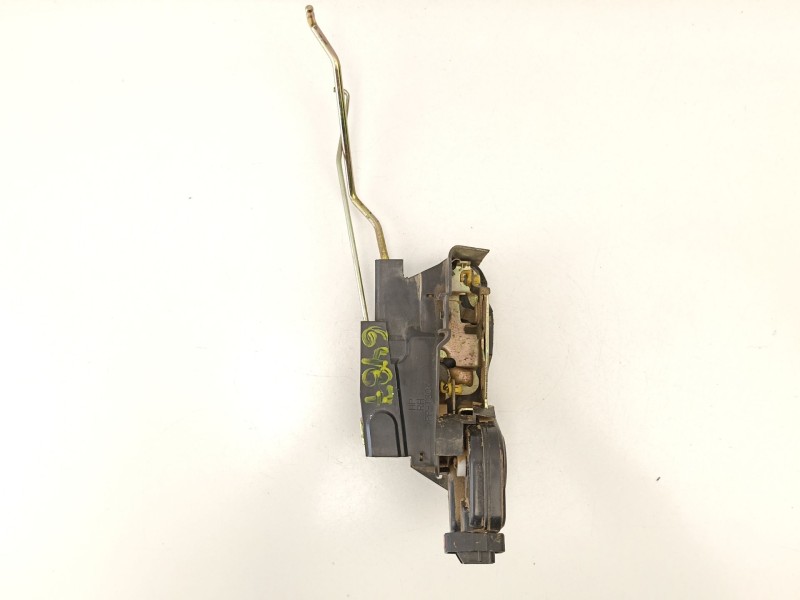 Recambio de cerradura puerta delantera derecha para hyundai terracan 2.9 crd referencia OEM IAM 81320H1020  