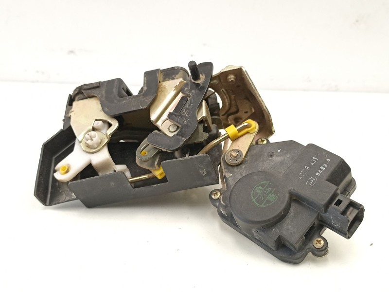 Recambio de cerradura puerta trasera derecha para hyundai terracan 2.9 crd referencia OEM IAM 81420H1020  