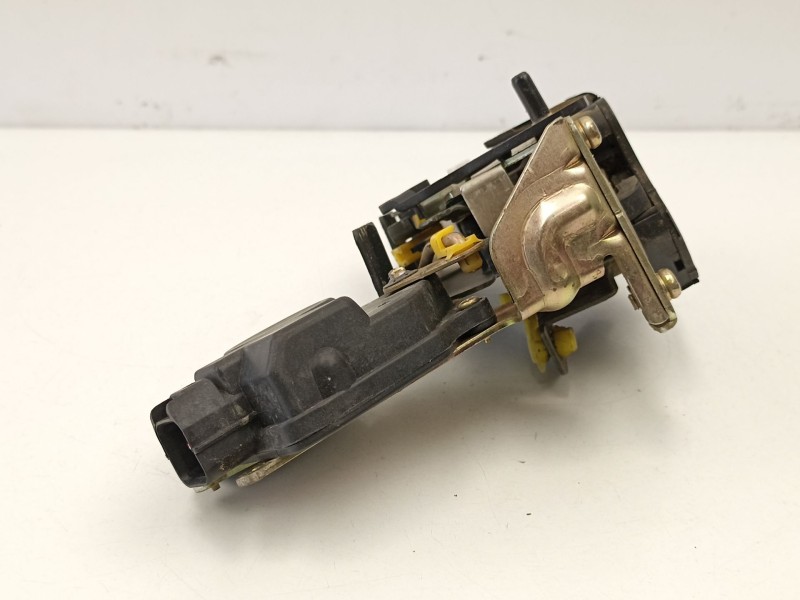 Recambio de cerradura puerta trasera derecha para hyundai terracan 2.9 crd referencia OEM IAM 81420H1020  