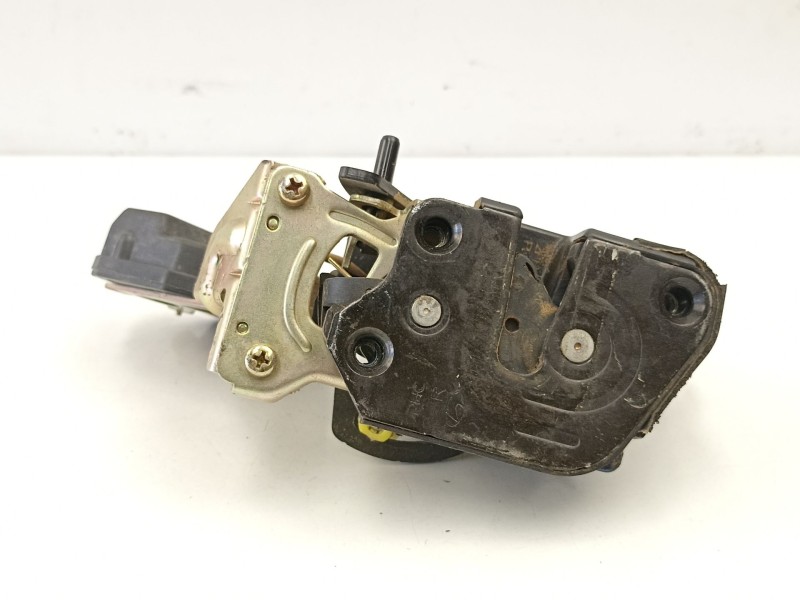 Recambio de cerradura puerta trasera derecha para hyundai terracan 2.9 crd referencia OEM IAM 81420H1020  