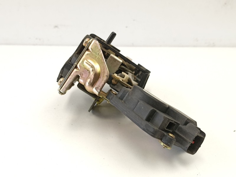 Recambio de cerradura puerta trasera izquierda para hyundai terracan 2.9 crd referencia OEM IAM 81410H1020  