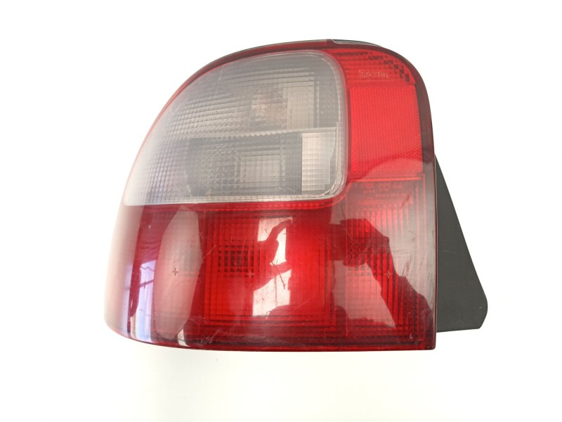 Recambio de piloto trasero izquierdo para rover 420 2.0 d referencia OEM IAM XFB101430  