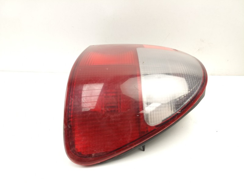 Recambio de piloto trasero derecho para rover 420 2.0 d referencia OEM IAM XFB101420  