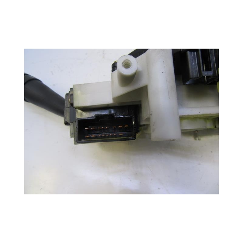 Recambio de mando luces y limpias : kia cerato : 1.6 g (104,96cv) [2005] para kia cerato 1.6 g referencia OEM IAM   