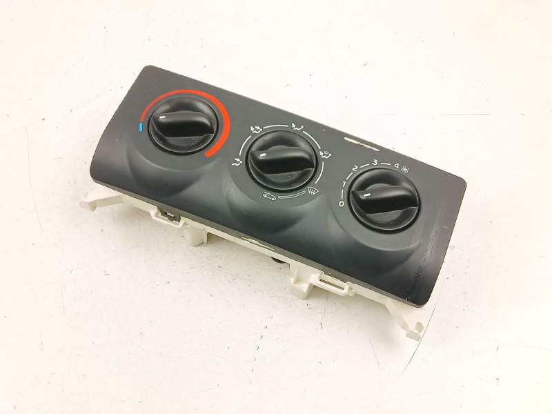 Recambio de mandos calefaccion aire para renault clio ii (bb_, cb_) 1.2 lpg referencia OEM IAM 8200147154  