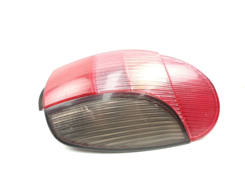 Recambio de piloto trasero derecho para peugeot 306 break 2.0 hdi cat referencia OEM IAM 6351J3  