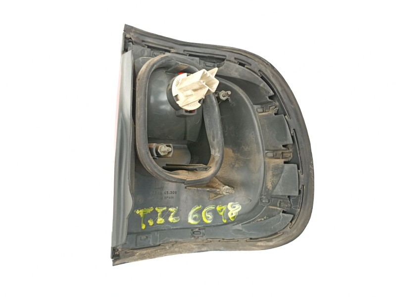 Recambio de piloto trasero izquierdo para nissan terrano 2.7 td automatico - referencia OEM IAM 268550X000  