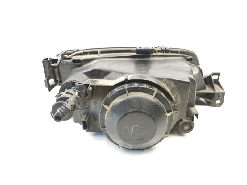 Recambio de faro izquierdo para peugeot 306 1.9 d referencia OEM IAM 6204K7  