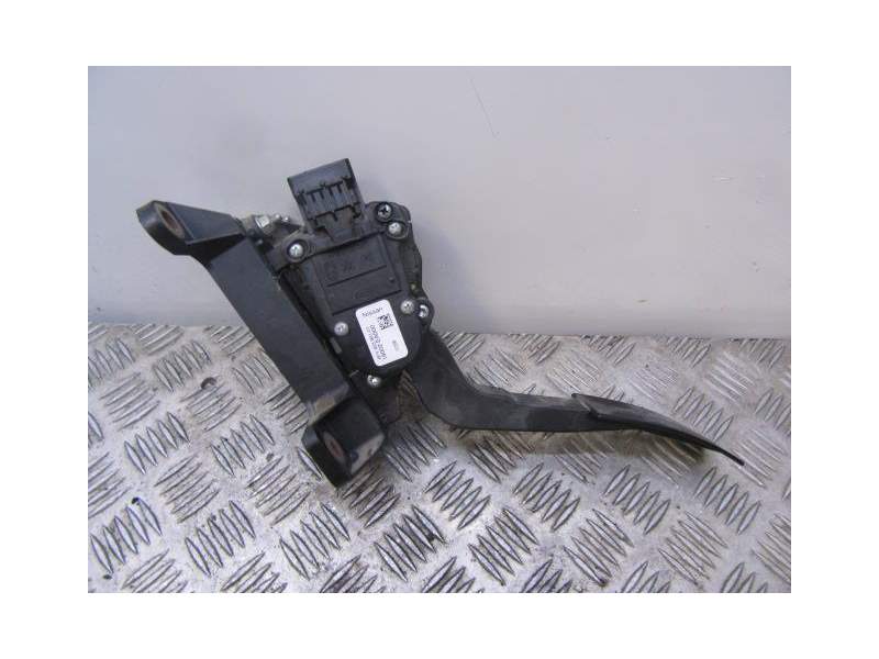 Recambio de potenciometro aceleracion para nissan pathfinder 2.5 td referencia OEM IAM 18002EA000  
