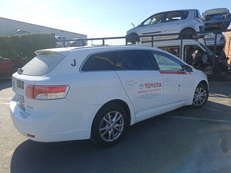 toyota avensis station wagon (_t27_) del año 2011