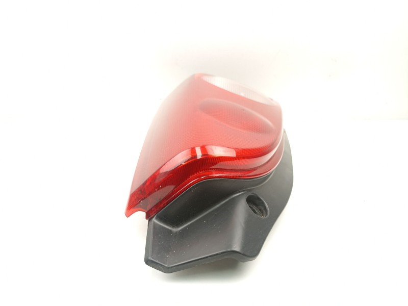 Recambio de piloto trasero derecho para opel agila 1.2 g referencia OEM IAM 9204254 301312 