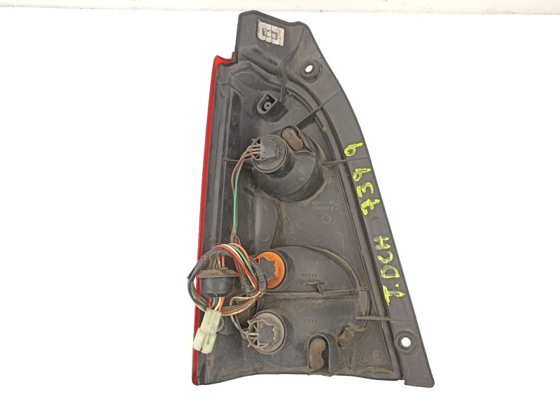 Recambio de piloto trasero derecho para opel agila 1.2 g referencia OEM IAM 9204254 301312 