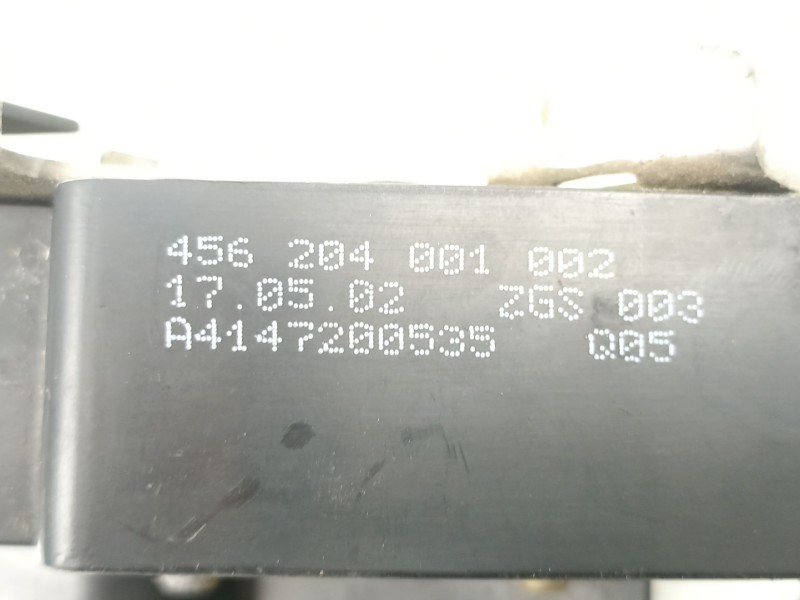 Recambio de cerradura puerta delantera derecha para mercedes-benz vaneo 1.7 cdi referencia OEM IAM A4147200535 456204001002 